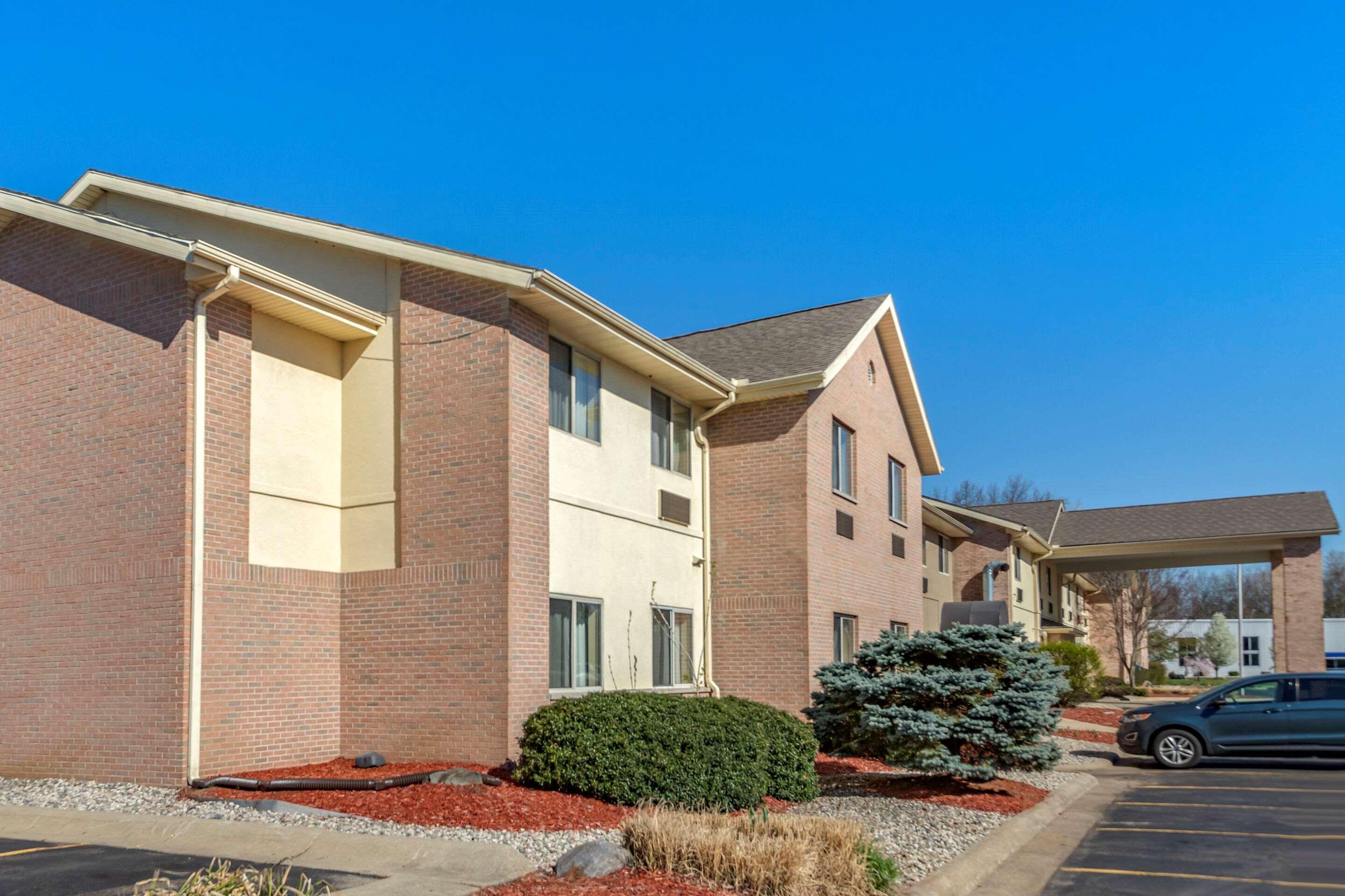 Comfort Inn & Suites Paw Paw Εξωτερικό φωτογραφία